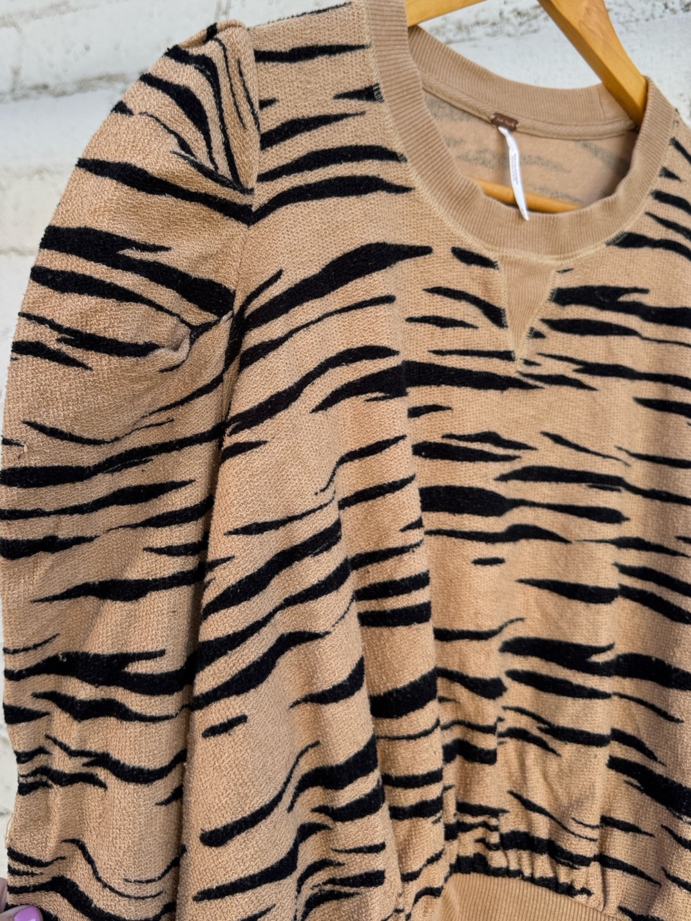 Free People Zaza Zebra Pullover Top Size M - Picture 8 of 12